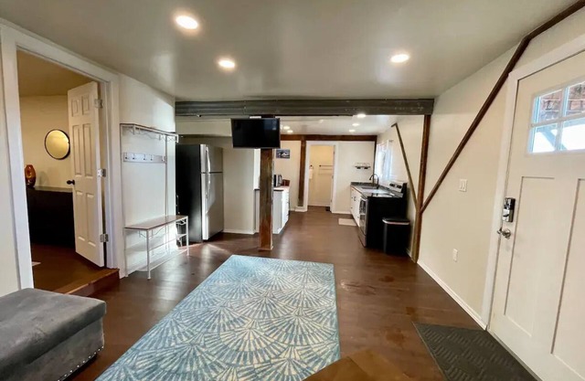 Luxury Craftsman Downtown Lodgingnn