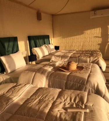 Luxury Desert Tents - Agafay Experience