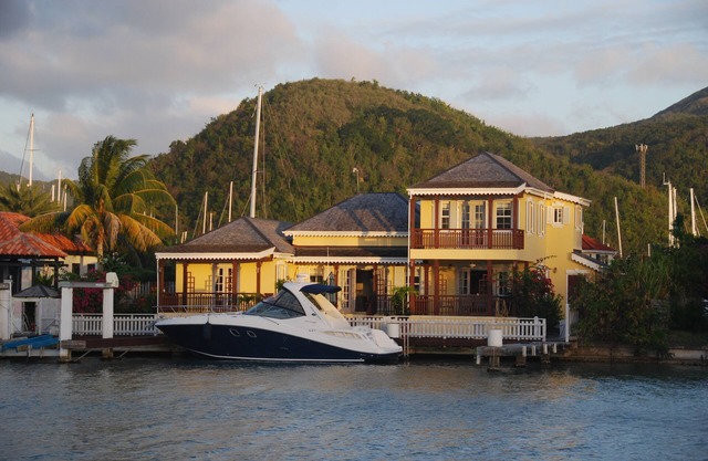 Luxury detached 3 bedroom marina villa - Jolly Harbour (South side) - villa 214a
