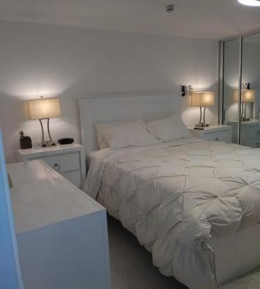 Luxury Apartment Hot Water,AC,WiFi,PS3