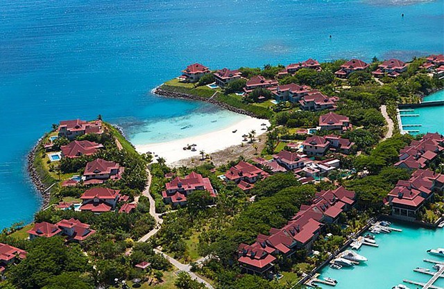 Luxury Eden Island Apt - 1st Floor,quiet,WiFi,near beach,pool- Health Certified