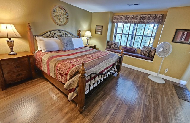 Luxury Getaway Branson Suite at the Greens at Thousand Hills! Great Rates!