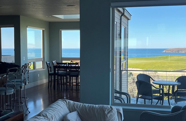 Luxury Golf Course Home with Spectacular Ocean Views 'Royal Pacific'