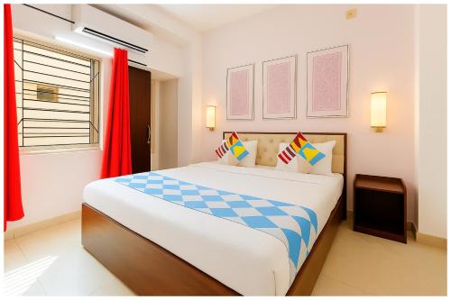 LUXURY GUEST HOUSE SUDARSHAN VILLA - Near Bus Stop & Ruby Hospital - Only Indians Allowed - #RoomService #Parking #wifi - Fully Air Conditioning Hotel In Kolkata