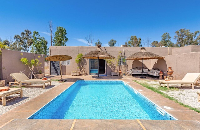 Luxury Hideaway Haven - Poolside Paradise