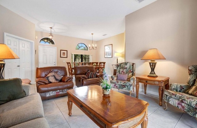 Luxury Home, Arcade, Heated Private Pool Free, Near Disneyland. Pet Friendly.