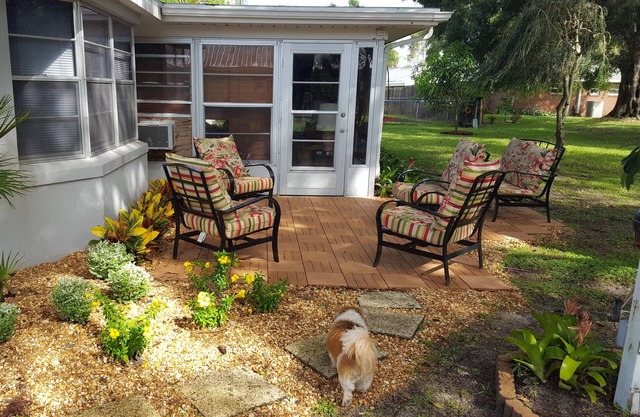 Luxury Home In Golf Course Community!