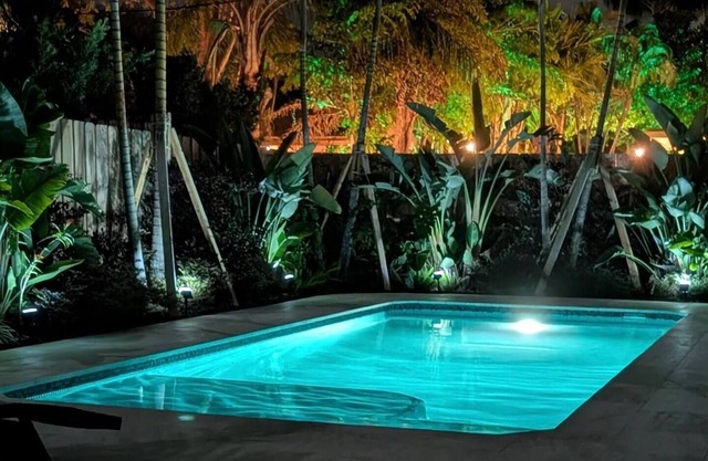 Luxury Home In Island of Lighthouse Point With Heated Pool & Park Accross