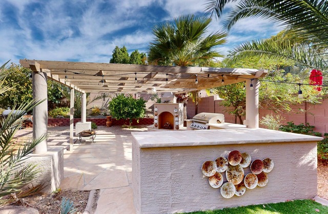 Luxury home with huge backyard, built-in bbq grill, game room