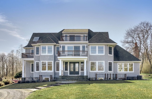 Luxury home with outdoor heated pool, beach access. n Rental permit #0441