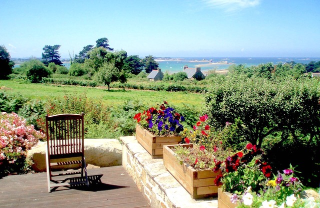 Luxury homes in Granite with Seaview in a Wooded Park