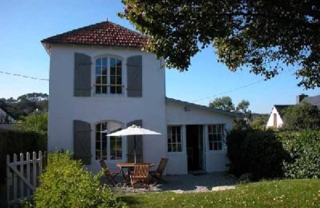 Luxury house with garden near the beach MORGAT