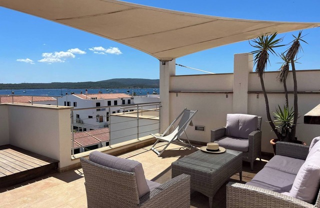Luxury house with pool and sea views