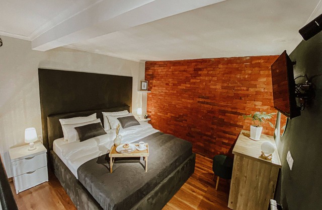 Luxury Inn *In the heart of Tbilisi city* 5 min walking distance form everything