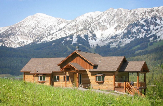Luxury Log Cabin Enjoy the mountains in comfort gorgeous mountain view