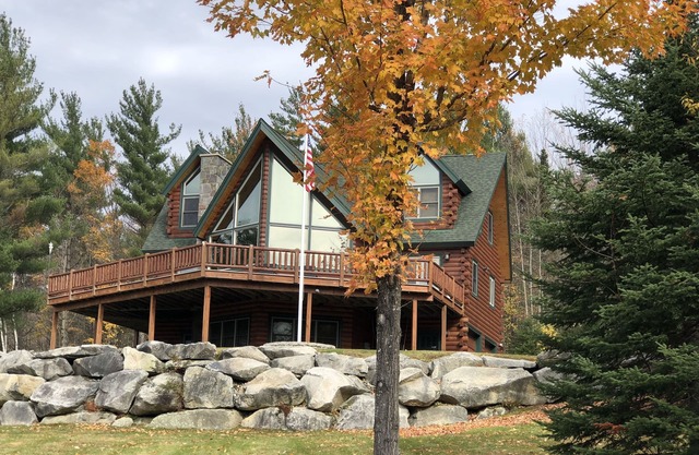 Luxury Log Cabin w/Hot Tub! Sleeps 16.