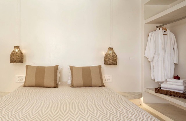Luxury Naxos Villas | Grande Suite | Air Conditioning | Outdoor Pool | 1.
