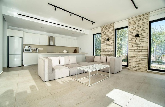Luxury Oasis Villa - Four Bedroom Villa, Sleeps 8