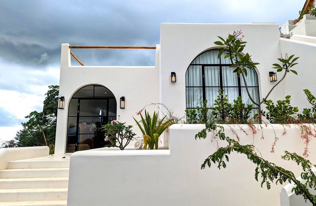 Luxury Ocean View 5 Bedroom with Pool