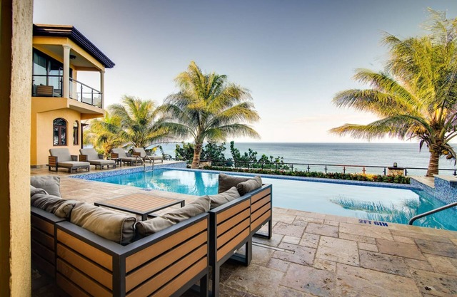 Luxury Oceanfront Villa in Tower Isle