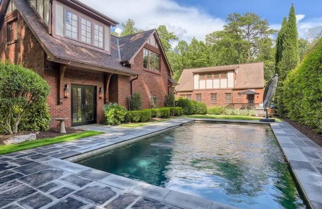 Luxury/Private Guesthouse with a Pool in ATL - Garage Parking Pet Friendly!