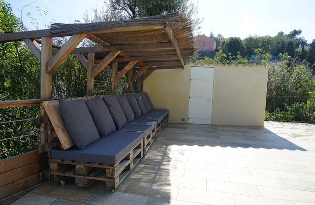 Luxury Provençal villa ideally located with panoramic view