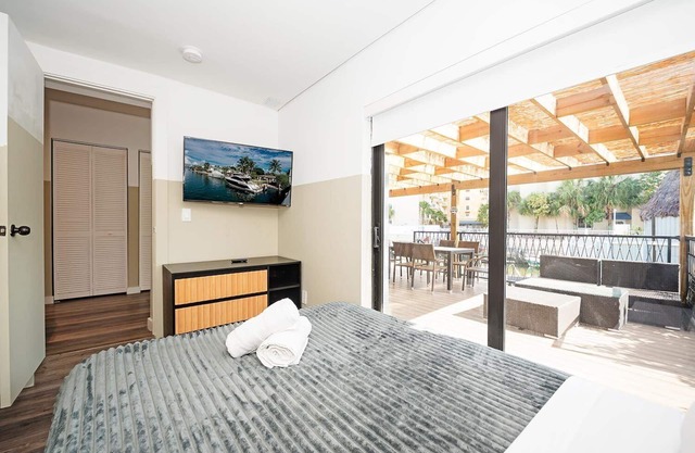 Luxury RiverFront by Renzzi