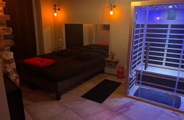 Luxury room (Factory Room)