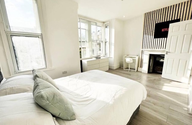 Luxury room in centrally located apartment