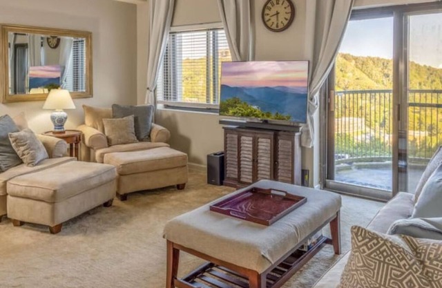 Luxury Ski Condo with free shuttle to Sugar MT