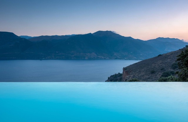 Luxury spacious quiet stone villa with large infinity pool & breath taking view