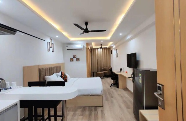 Luxury Studio Apartment with rooftop infinity pool