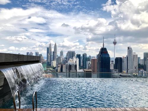 Luxury suites & KLCC view infinity pool at Regalia residence