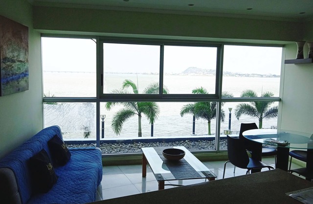 Luxury Suites Riverfront GYE