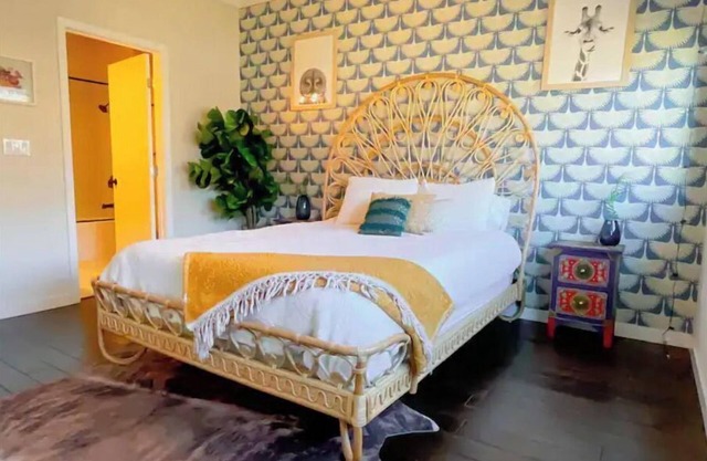 Luxury Tri Level Townhome w/2 Master Suites