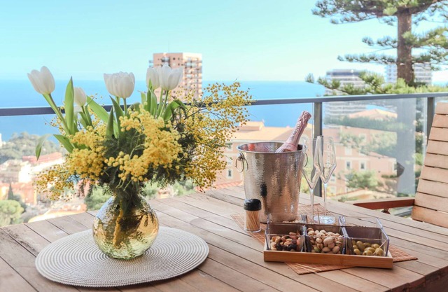 Luxury Two-Bedroom Apartment - Panoramic Sea View | Near Monaco