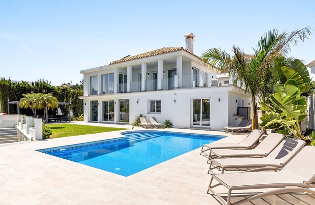 Luxury Villa, Casa Colina, 5 Bedrooms, Sea View Villa in La Cala de Mijas