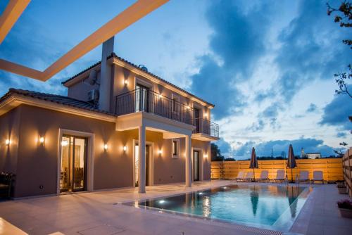 Luxury Villa Chrisi
