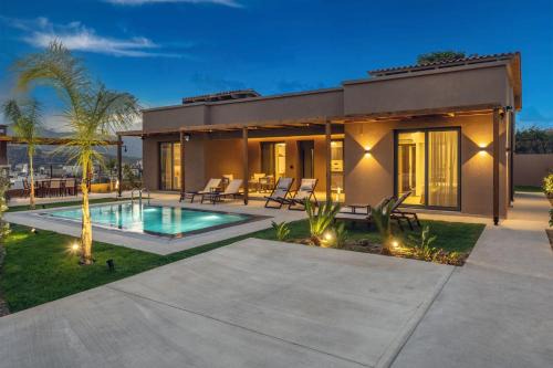 Luxury Villa Dione with private pool by Kalles Homes & Suites