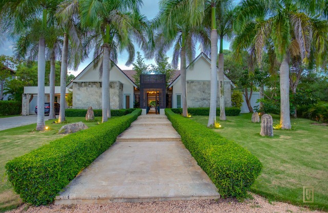 Luxury Villa in Cap Cana for 12 with Jacuzzi and big pool