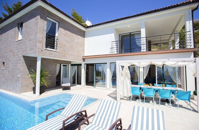 Luxury Villa White Velvet with Pool