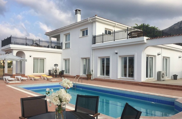 Luxury Villa with Beautiful Sea & Mountain View