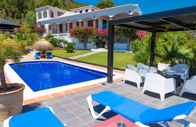 Luxury Villa with private pool La Herradura