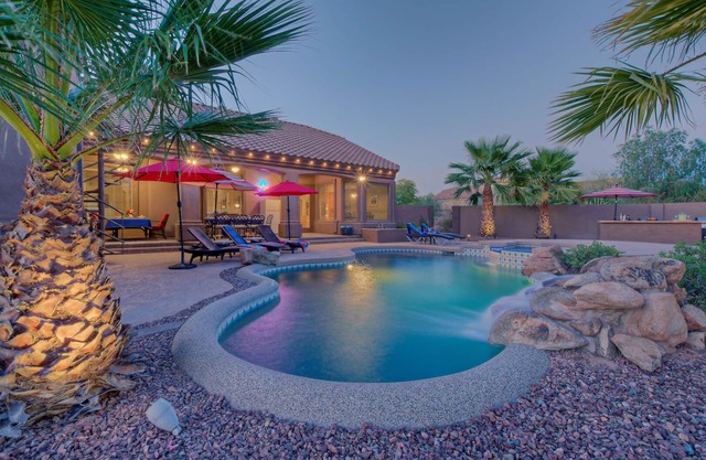 LUXURY w/City Views: Casita, Htd Pool, Spa, Putt Green, Bikes, Pool Table, Games