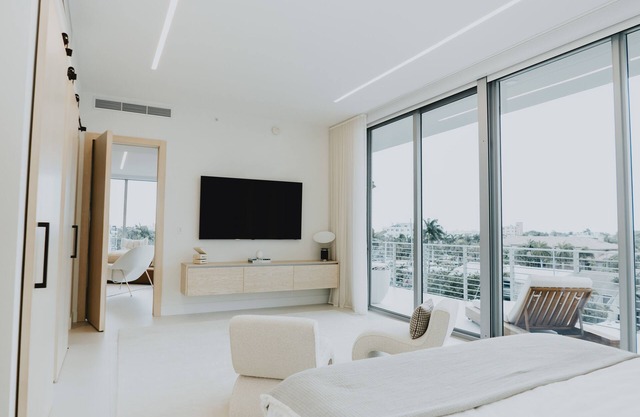 Luxury Waterfront Penthouse in Central Location