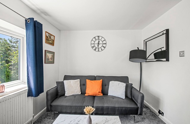 Luxury Watford 2 Bed House FREE Parkingn