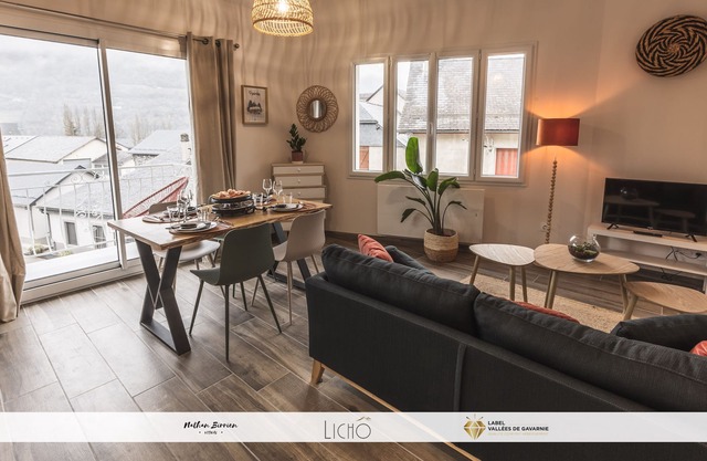 Luz St Sauveur, appt 52 m2, Cozy, new, quiet with mountain views!