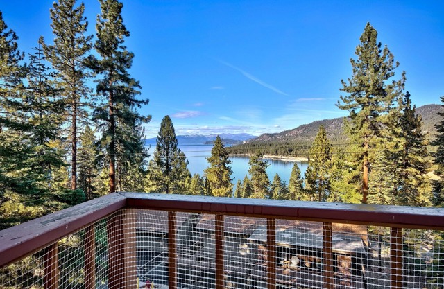 LX007 Skyfall lakeview house with dry sauna close to Edgewood