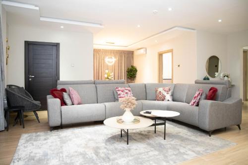 Lysaro Luxury Apartment, Osu