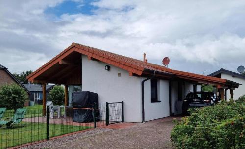 M1 Ferienhaus mit Garten, Terrasse und Carport